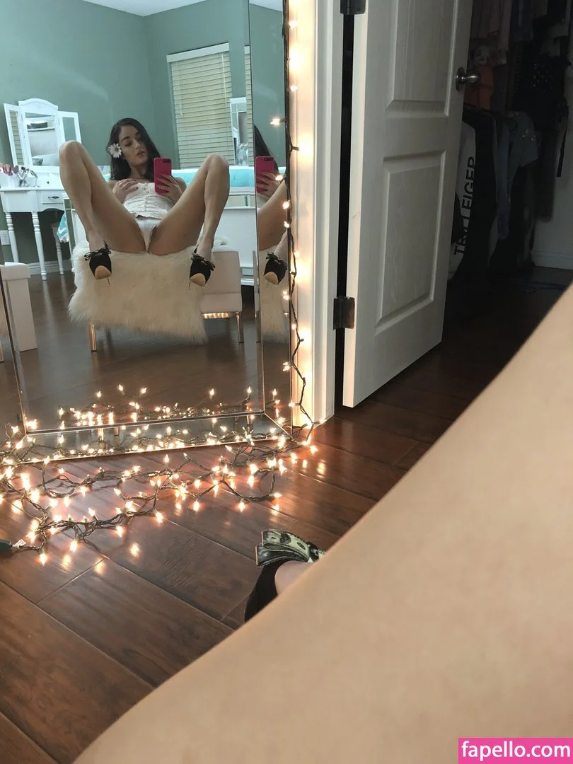 Emilywillisxx Onlyfans Photo Gallery 