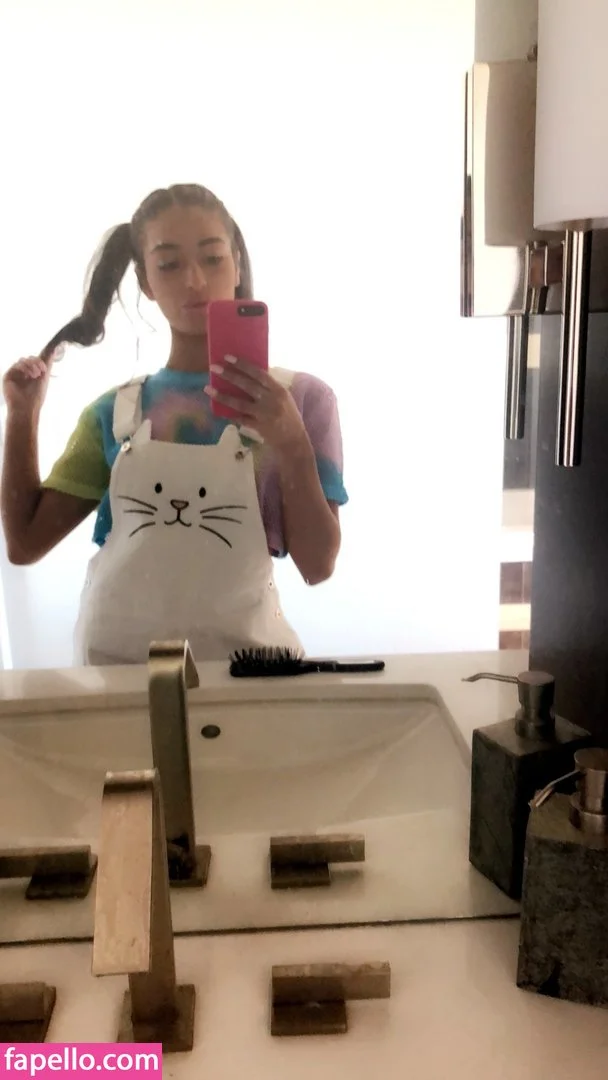 Emilywillisxx Onlyfans Photo Gallery 