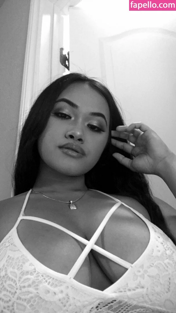 Tatyum Onlyfans Photo Gallery 