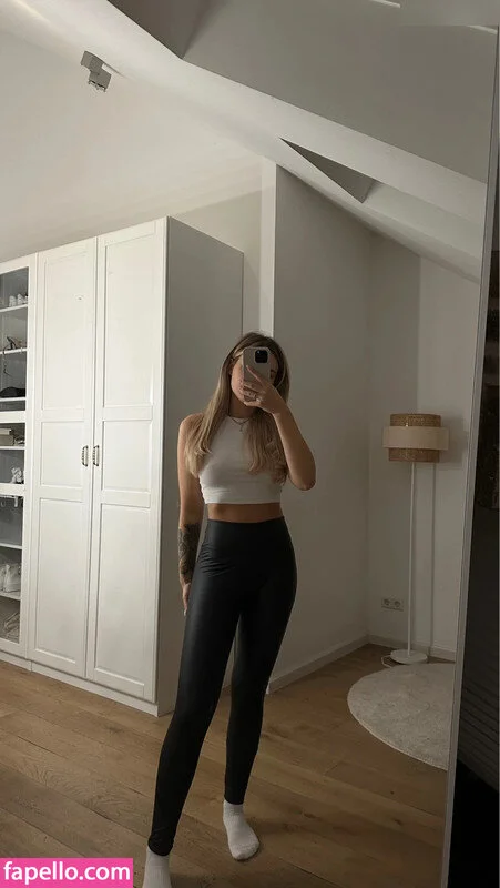 Doreen Petrova Onlyfans Photo Gallery 