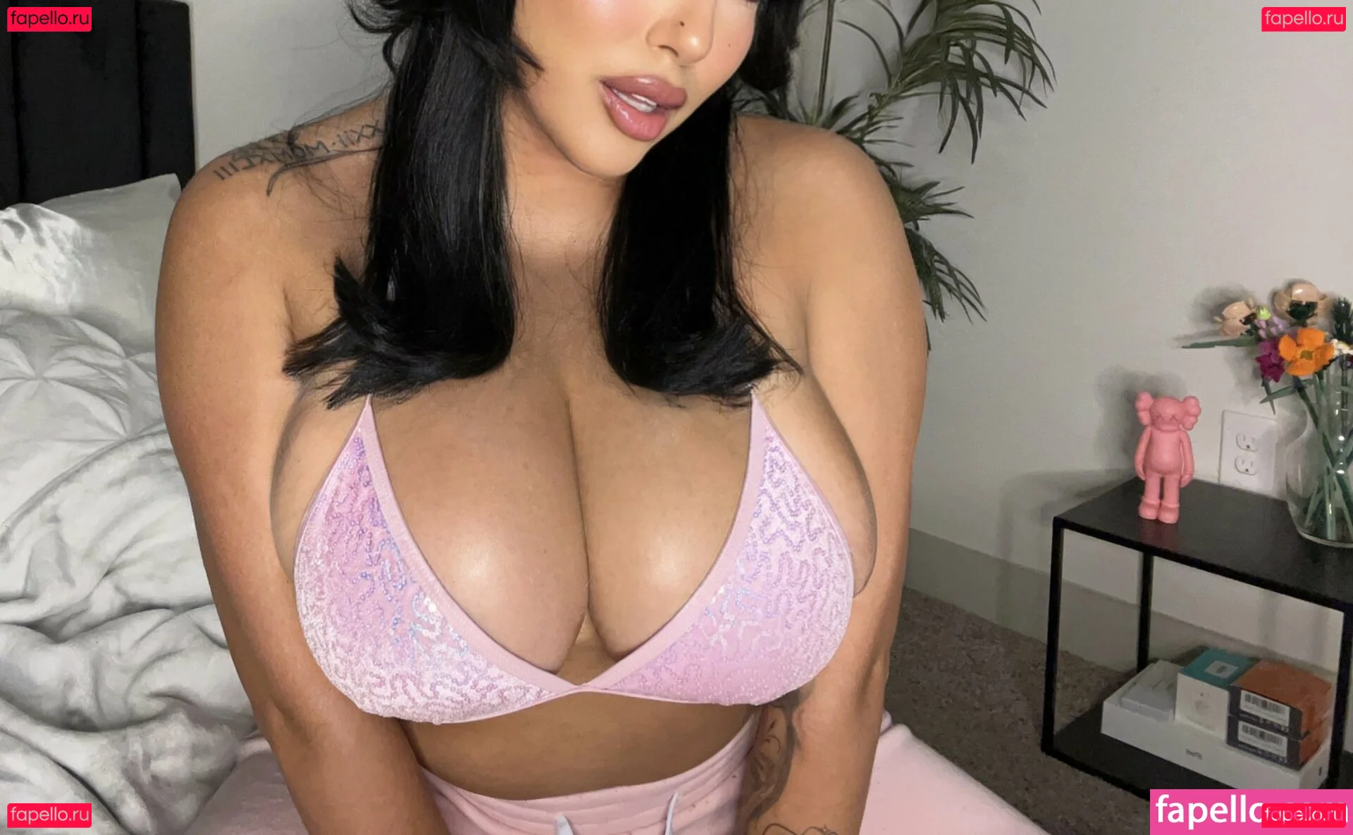 Lynsey B Onlyfans Photo Gallery 