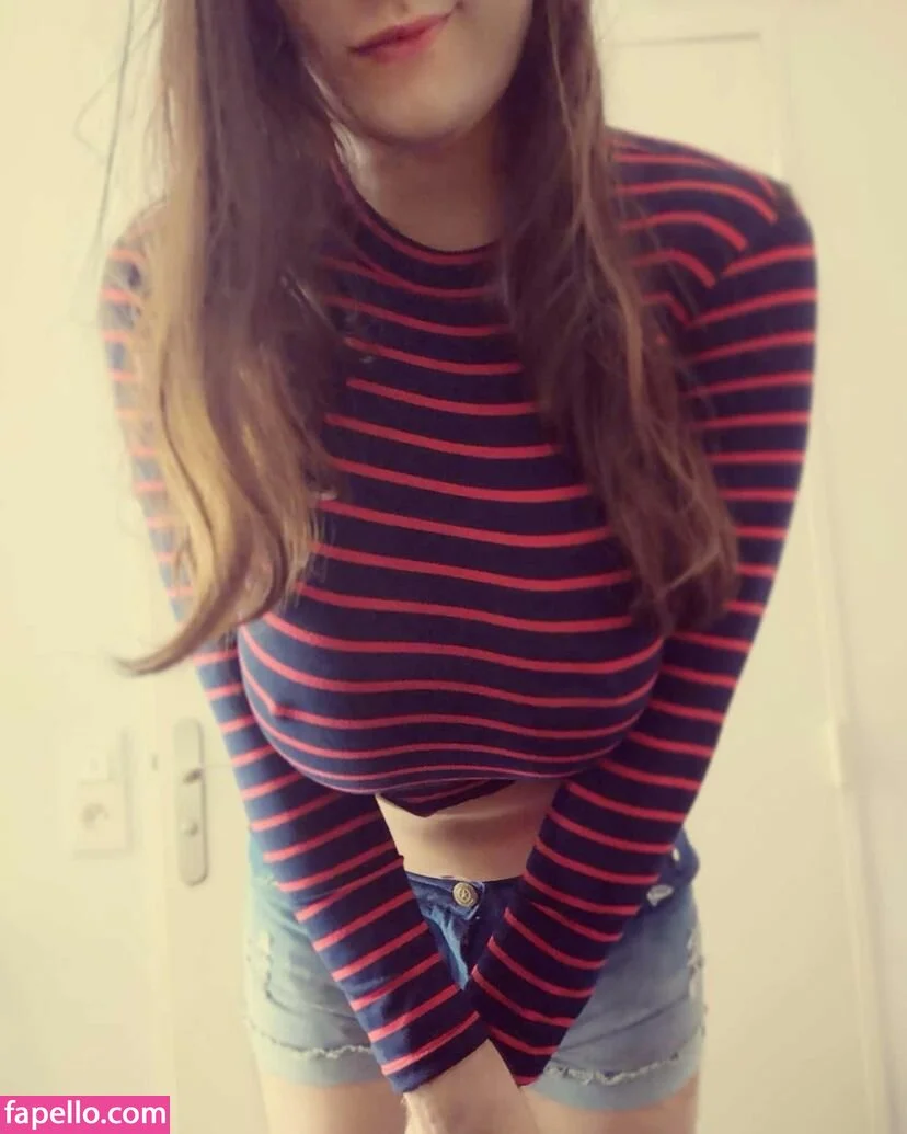 Linthya Onlyfans Photo Gallery 