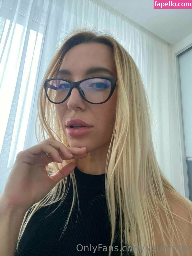 youryoga Onlyfans Photo Gallery 
