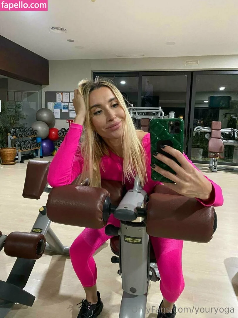 youryoga Onlyfans Photo Gallery 