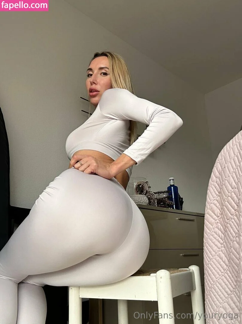 youryoga Onlyfans Photo Gallery 