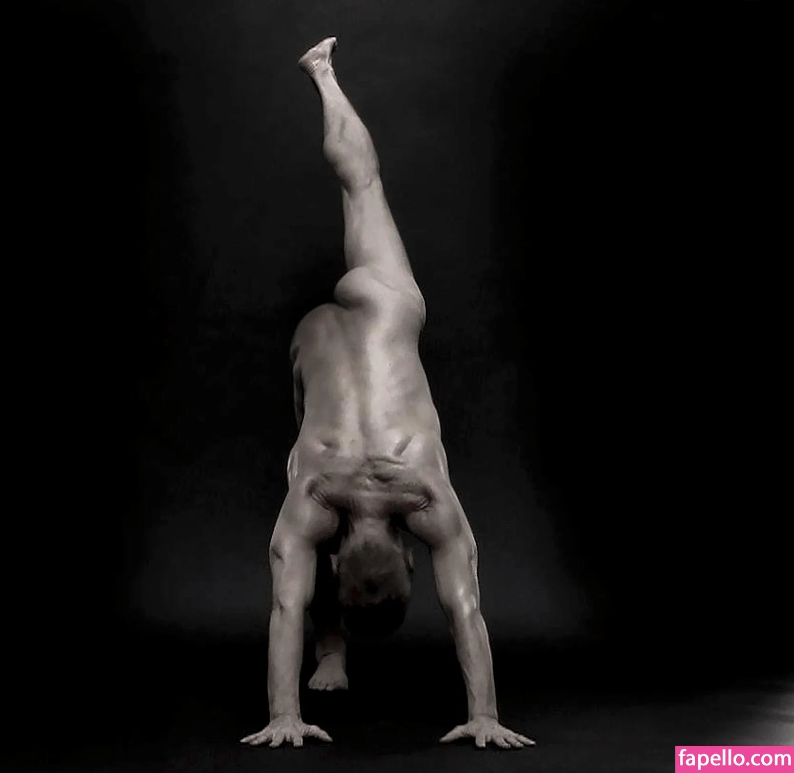 youryoga Onlyfans Photo Gallery 