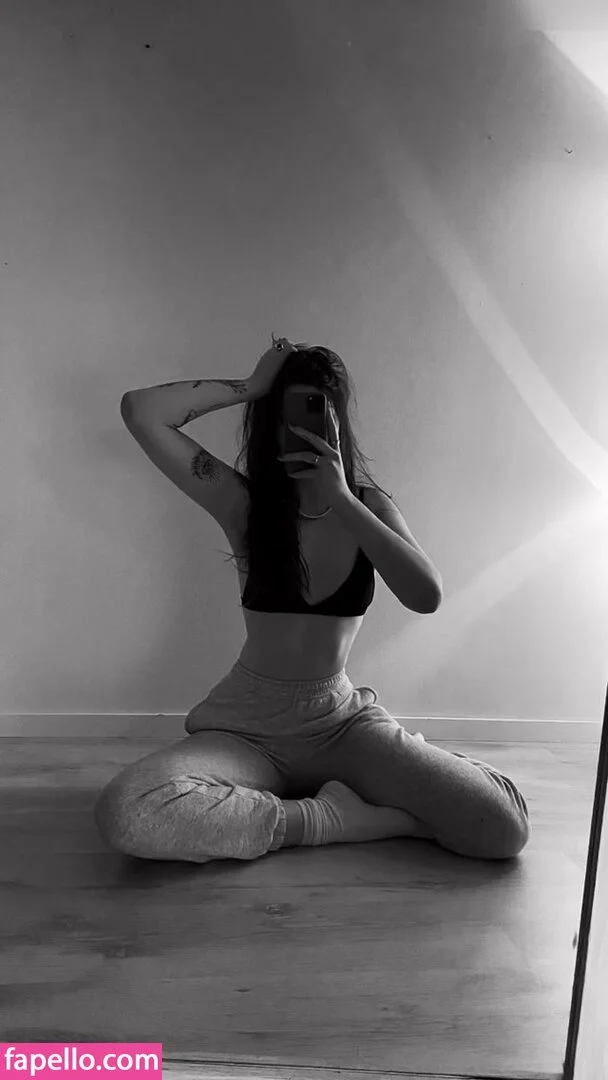 Leonie Busse Onlyfans Photo Gallery 