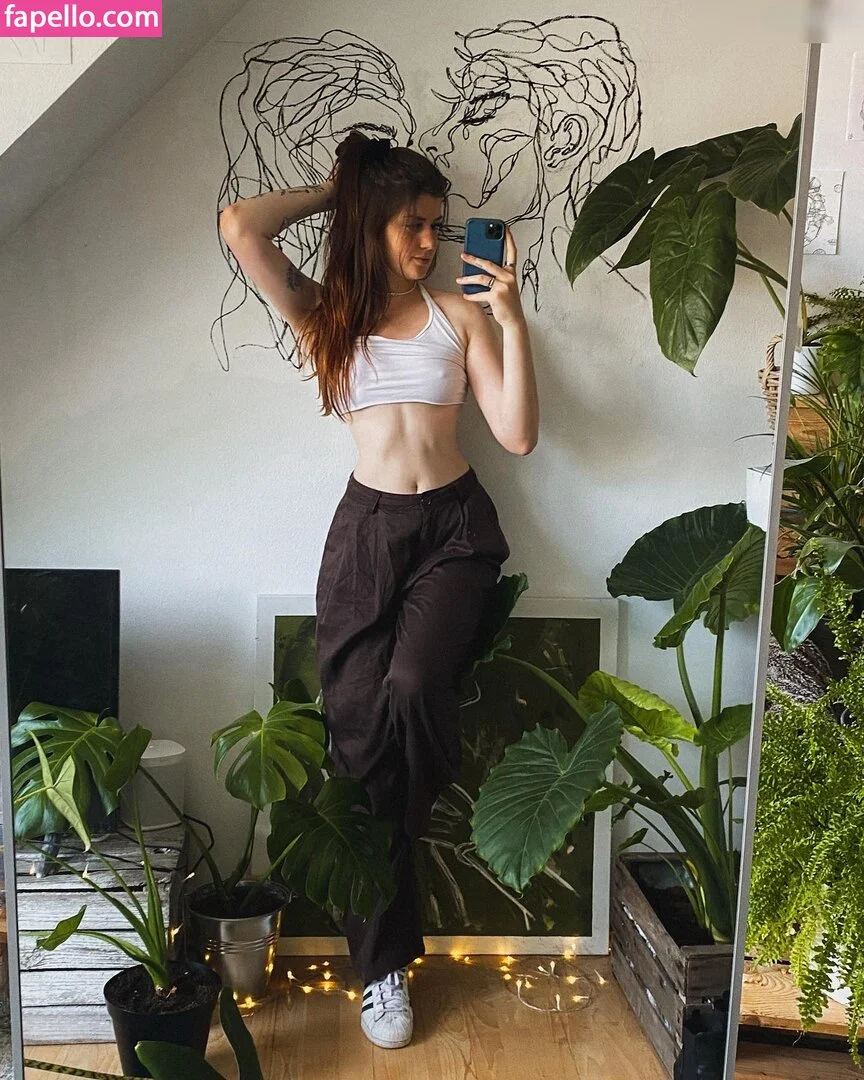 Leonie Busse Onlyfans Photo Gallery 