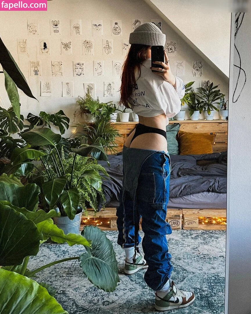 Leonie Busse Onlyfans Photo Gallery 