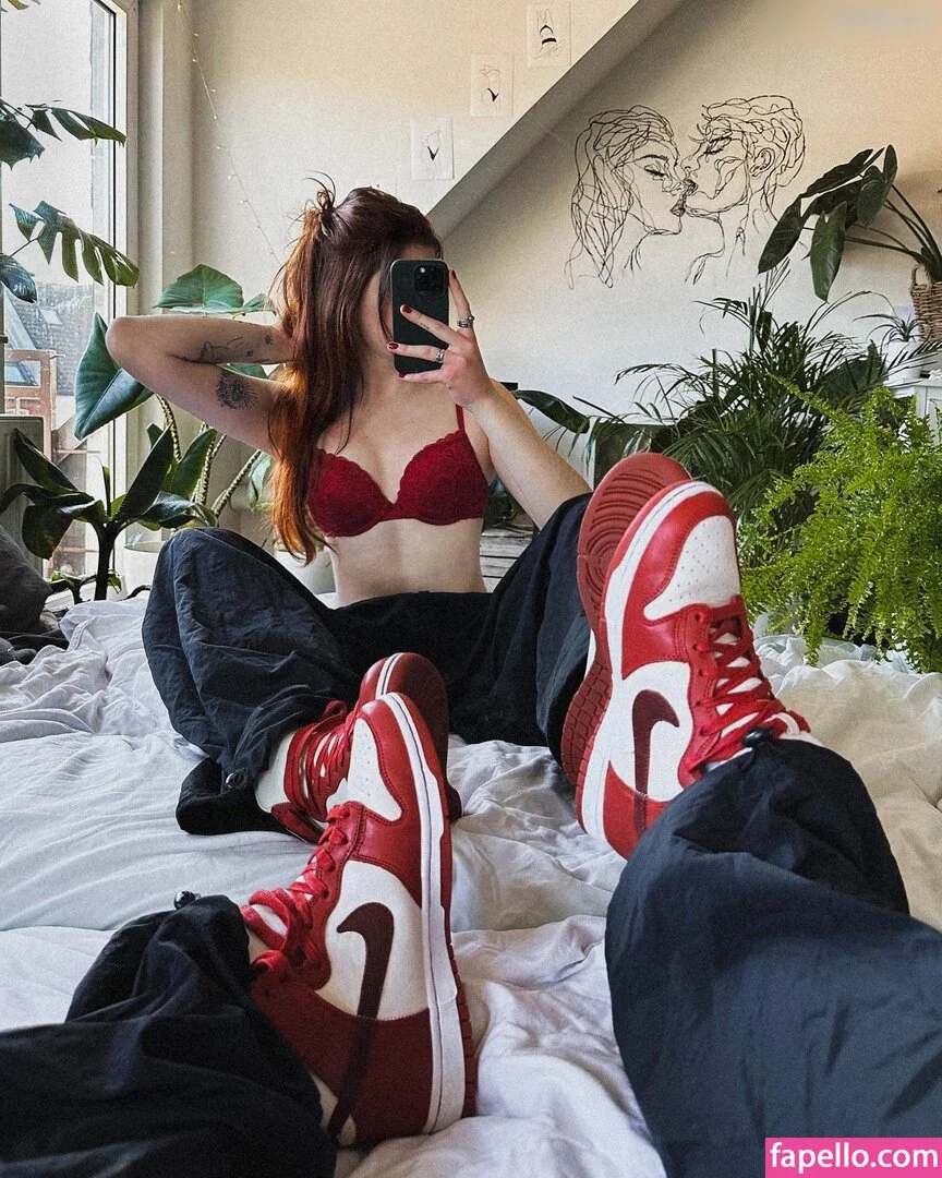 Leonie Busse Onlyfans Photo Gallery 