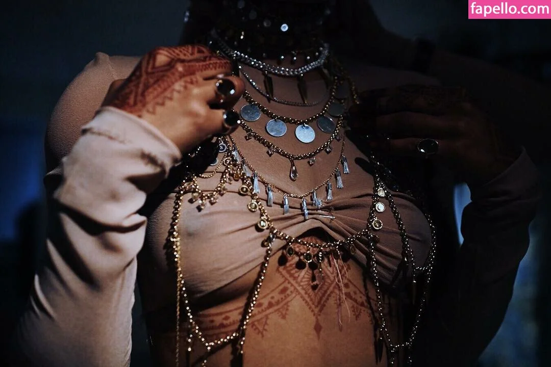 Loreen Onlyfans Photo Gallery 