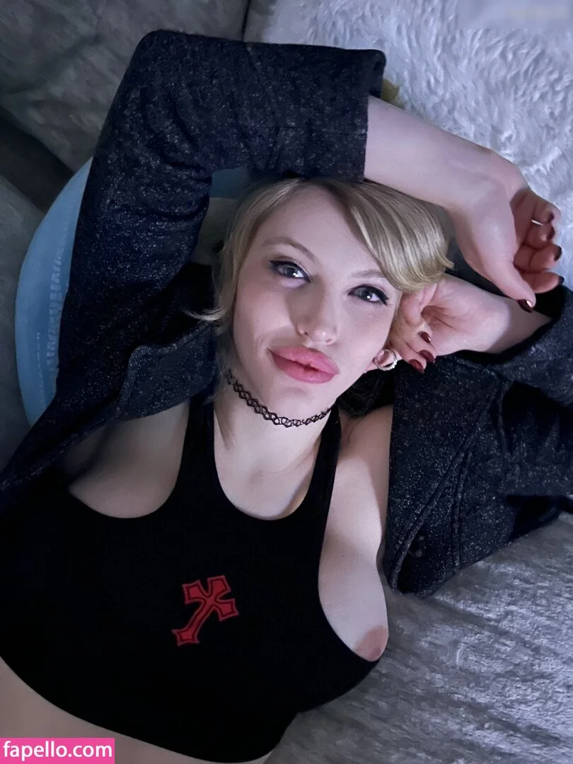 TsIzzyWilde Onlyfans Photo Gallery 