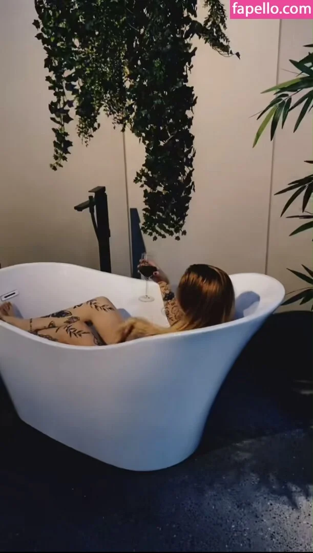 Lisaxptc Onlyfans Photo Gallery 