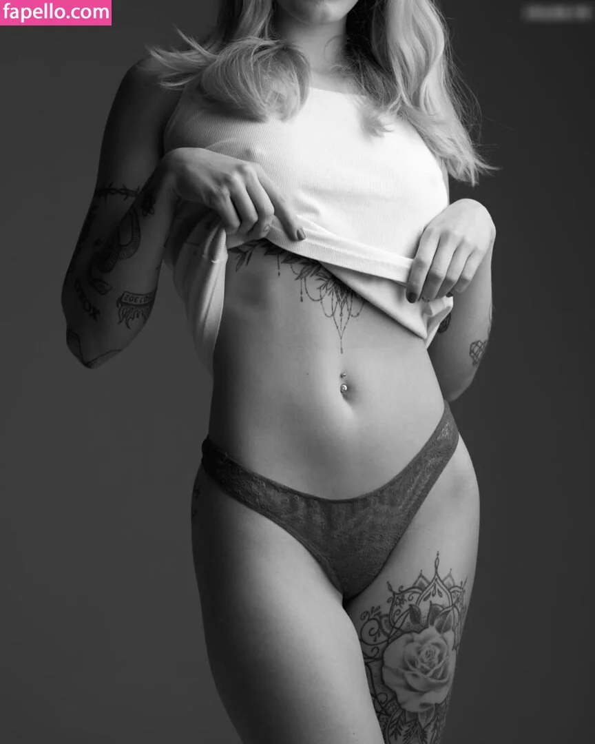 Lisaxptc Onlyfans Photo Gallery 