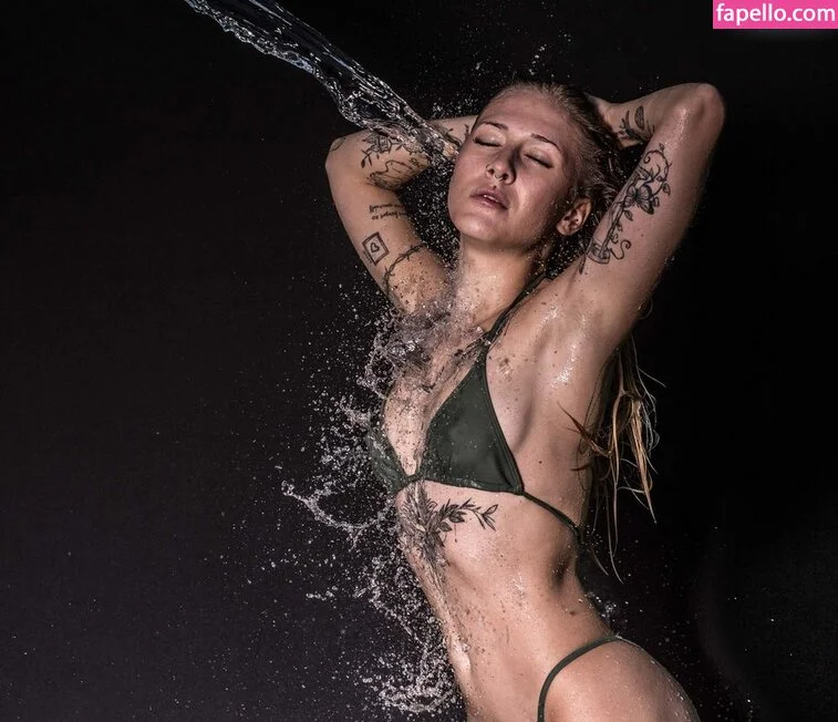 Lisaxptc Onlyfans Photo Gallery 