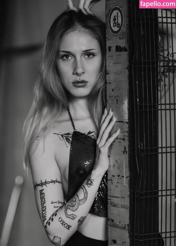 Lisaxptc Onlyfans Photo Gallery 