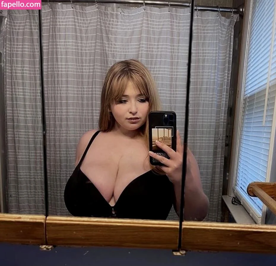 Emaliehall Onlyfans Photo Gallery 