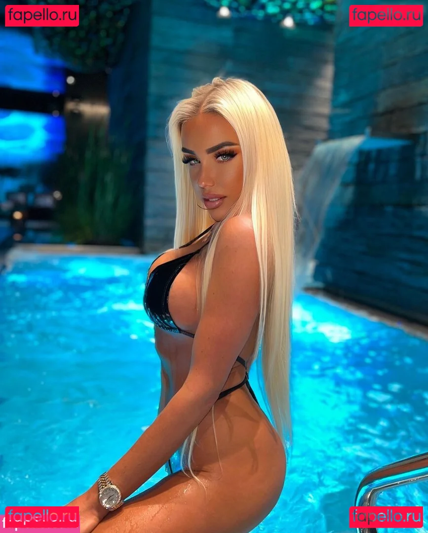 Lucy Sea Onlyfans Photo Gallery 