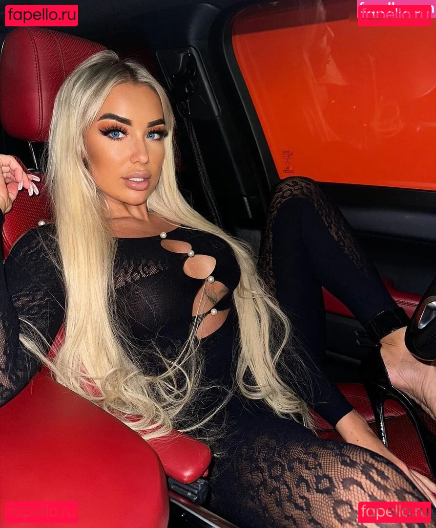 Lucy Sea Onlyfans Photo Gallery 