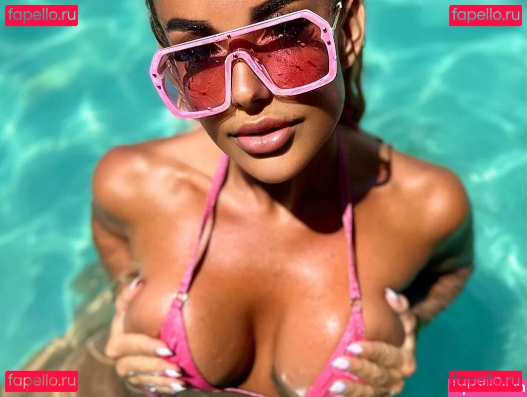 Lucy Sea Onlyfans Photo Gallery 