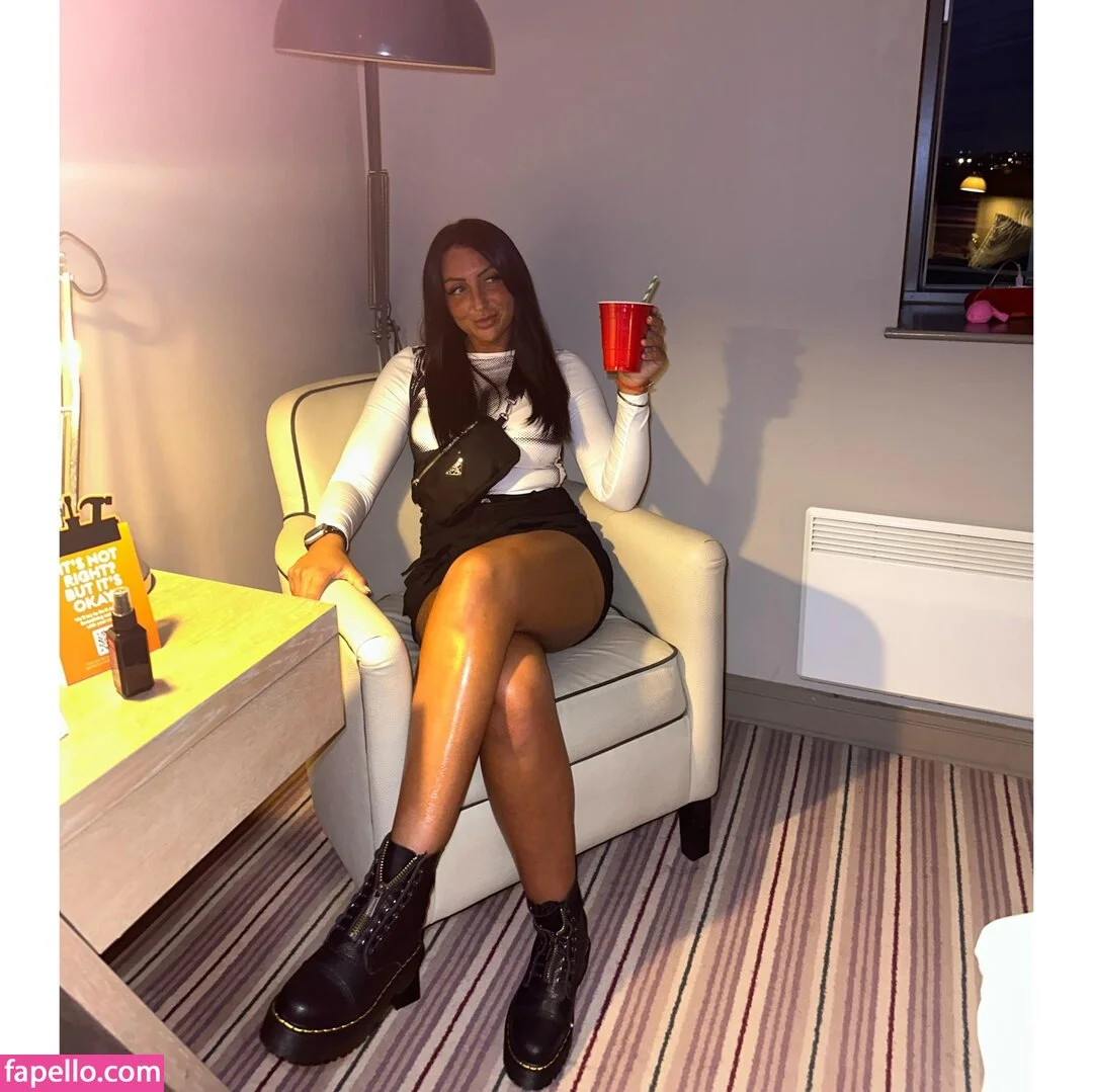 Popping Candy Onlyfans Photo Gallery 