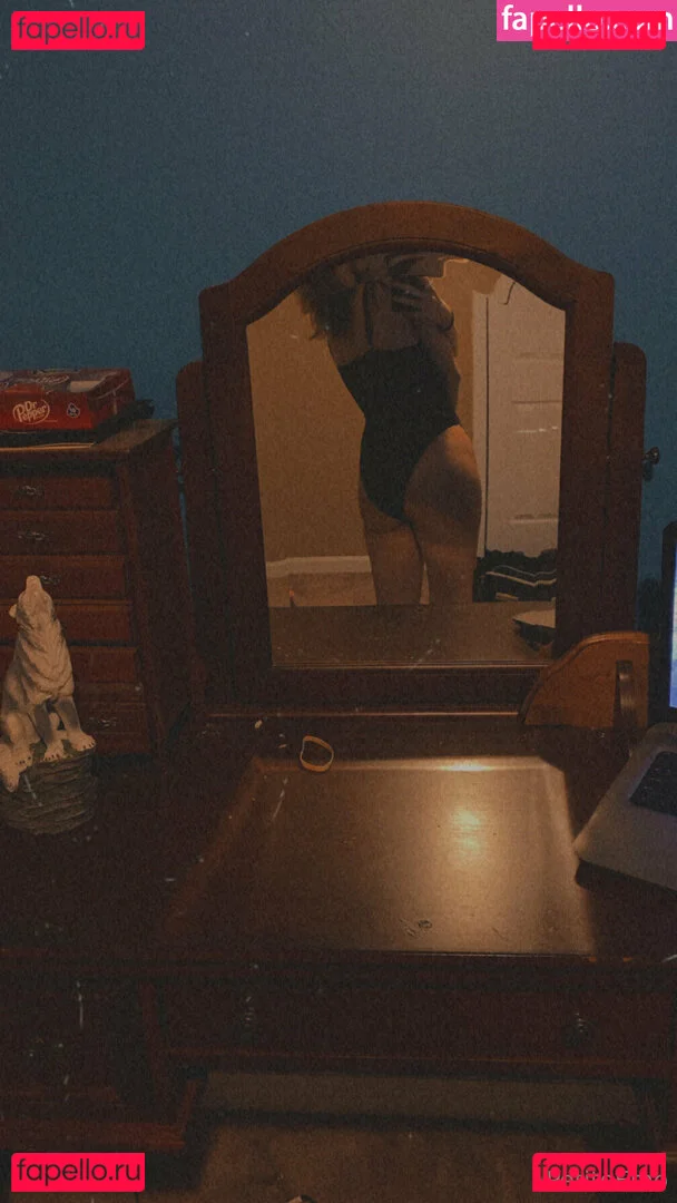 petitemma_ Onlyfans Photo Gallery 