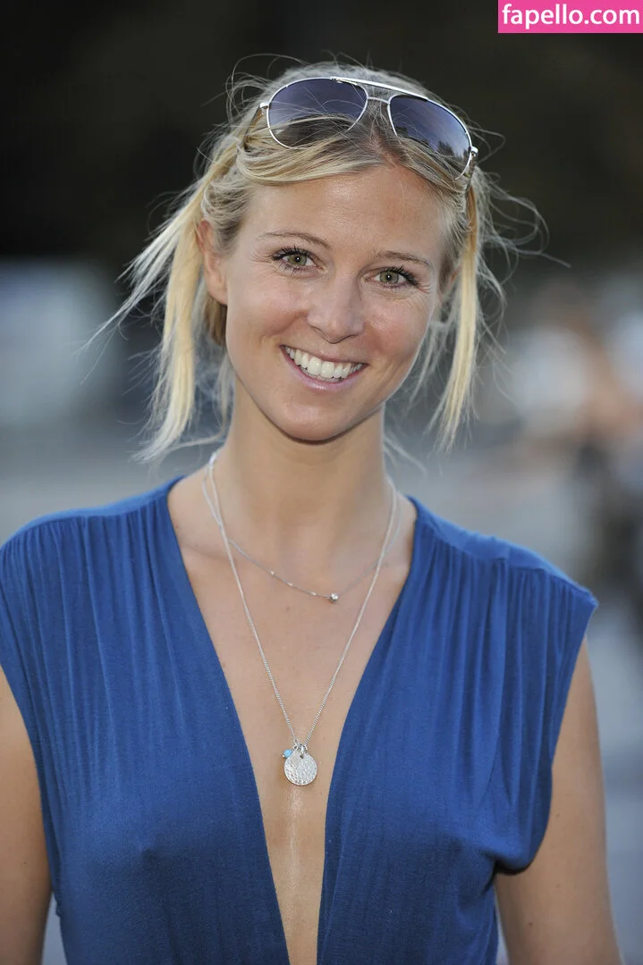 Nina Eichinger Onlyfans Photo Gallery 