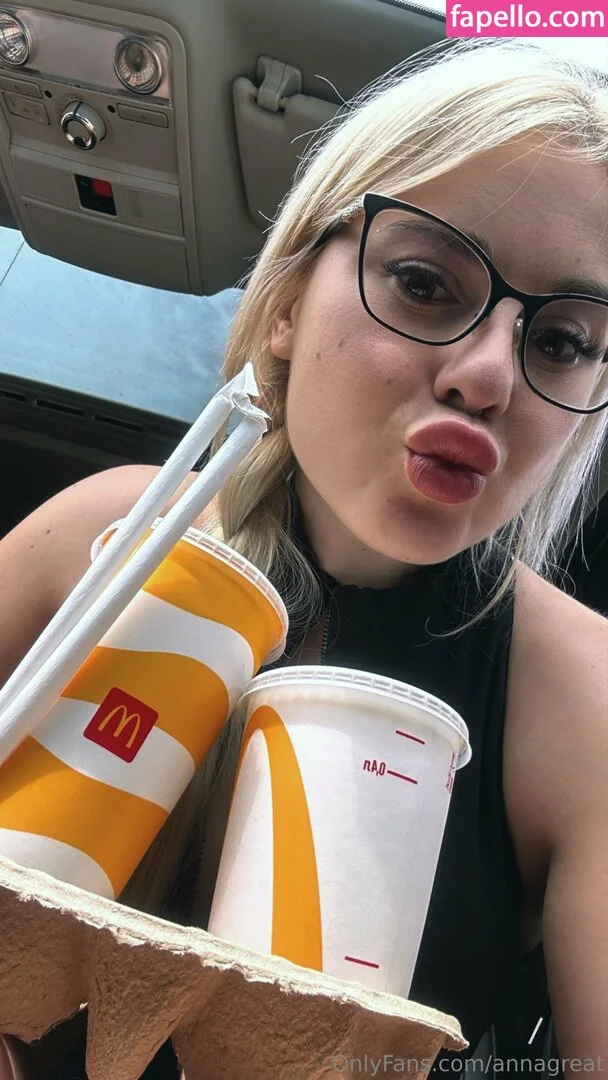 annagreat Onlyfans Photo Gallery 