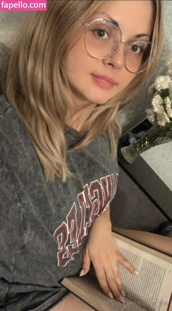 curvy_iris Onlyfans Photo Gallery 