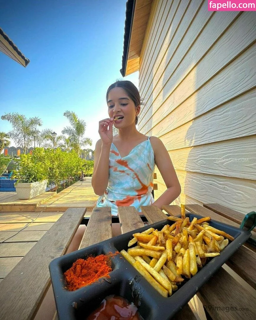 Bhavika Sharma Onlyfans Photo Gallery 