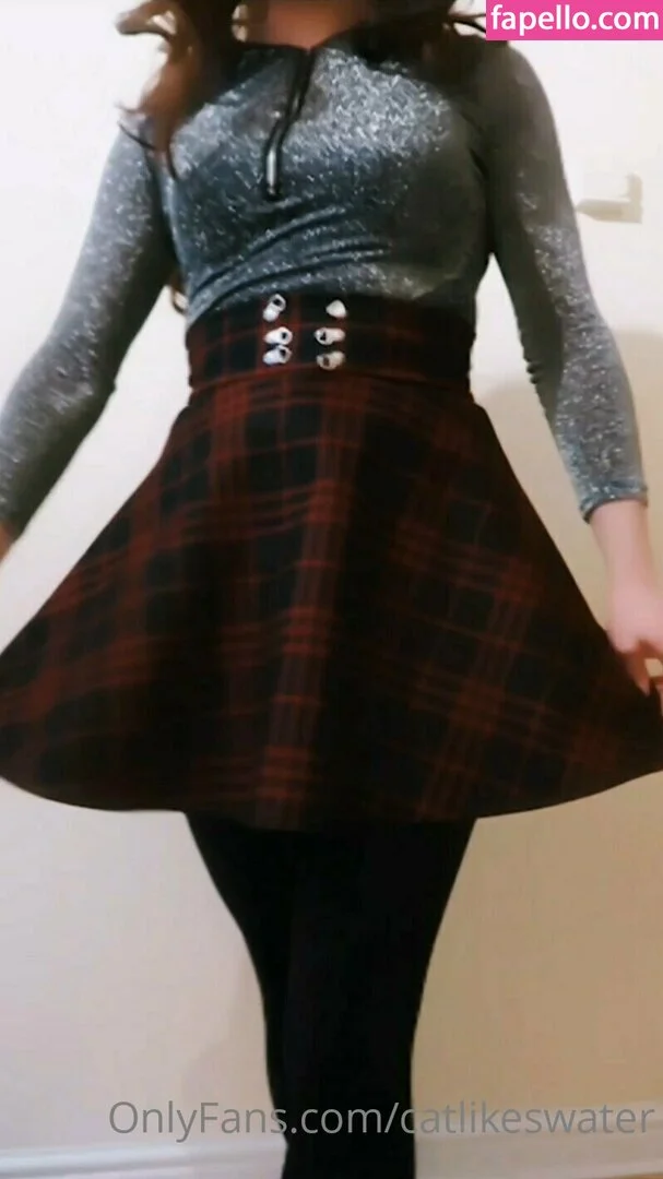 CatLikesWater Onlyfans Photo Gallery 