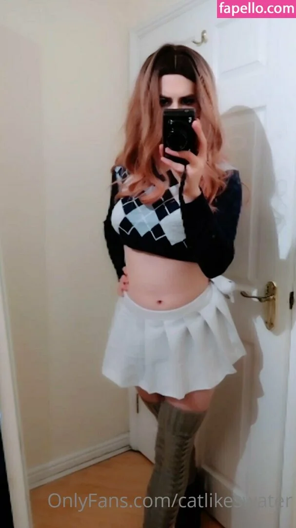 CatLikesWater Onlyfans Photo Gallery 