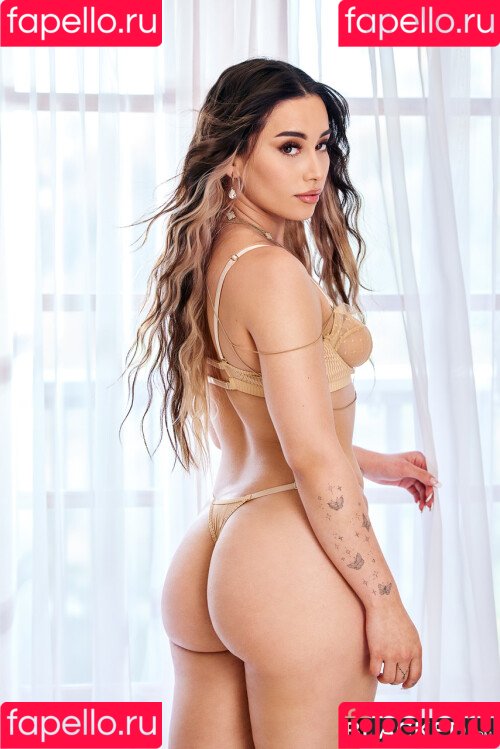 Aria Sky Onlyfans Photo Gallery 