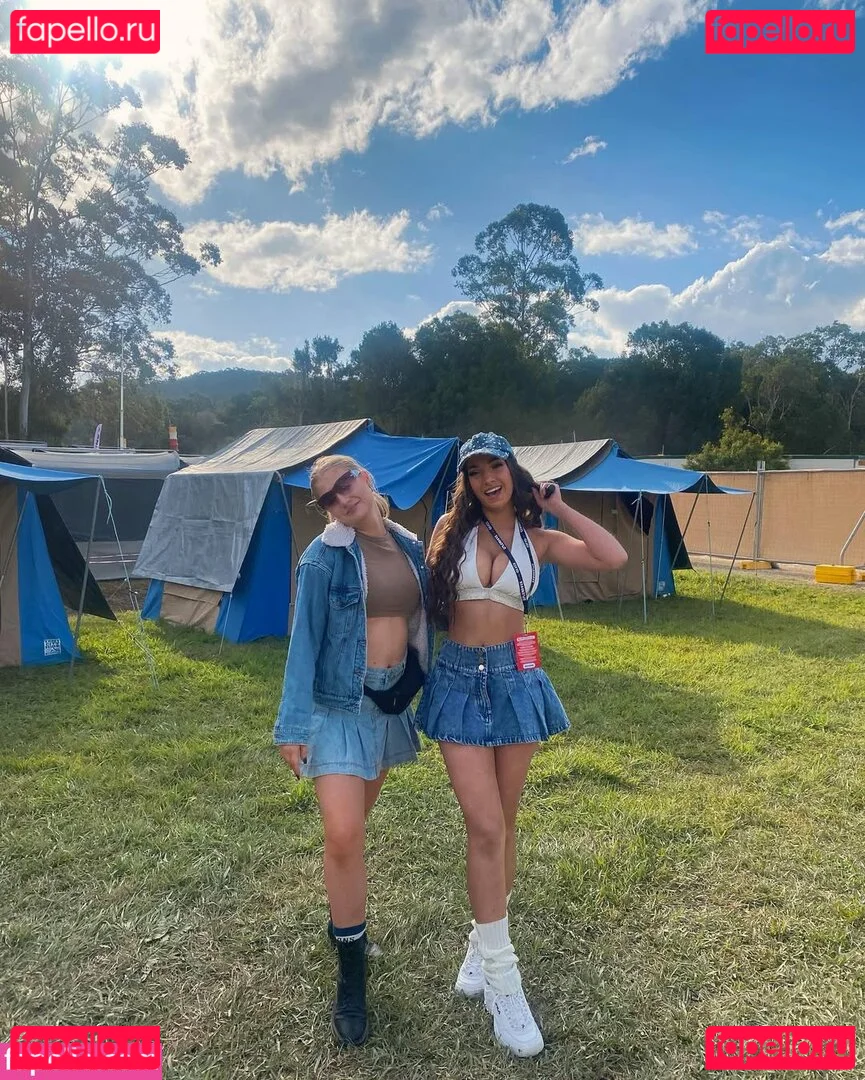 moremolly Onlyfans Photo Gallery 