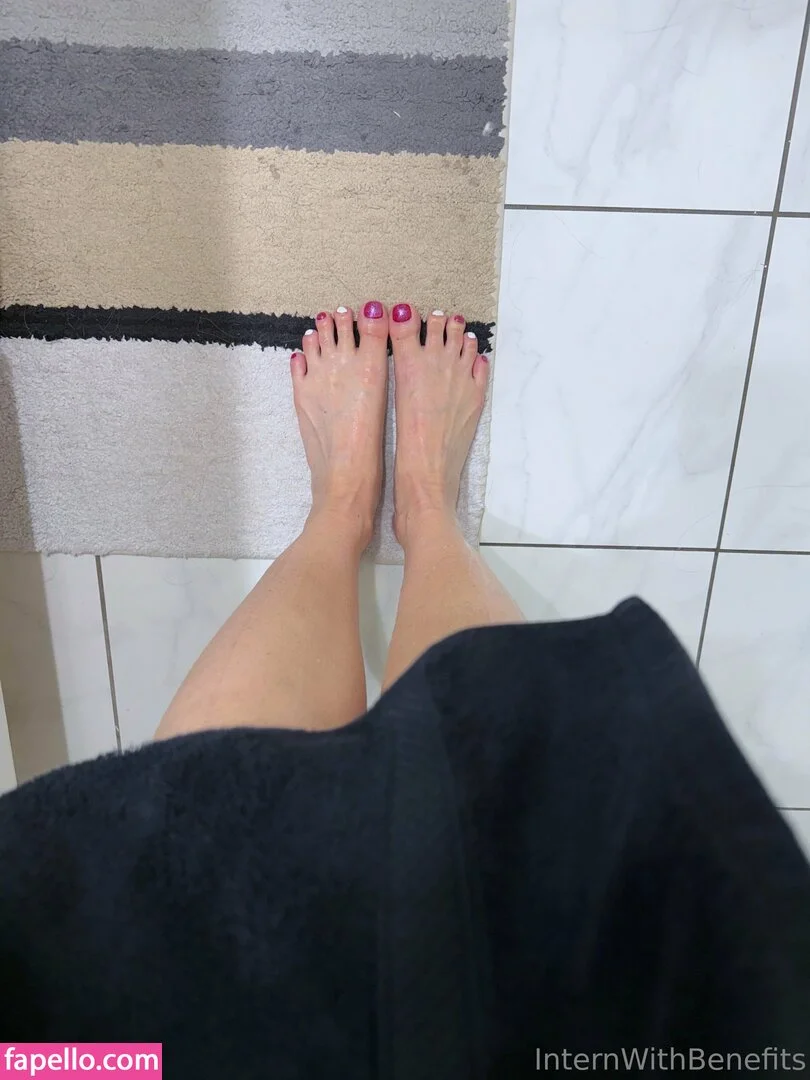 internwithbenefits Onlyfans Photo Gallery 