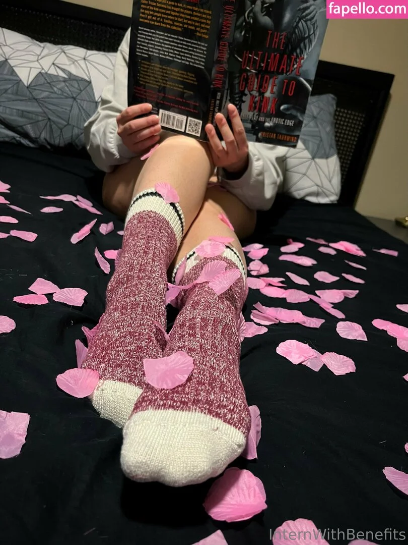 internwithbenefits Onlyfans Photo Gallery 