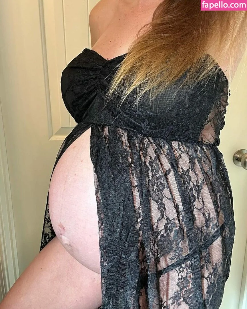 Fyr Wyf Onlyfans Photo Gallery 