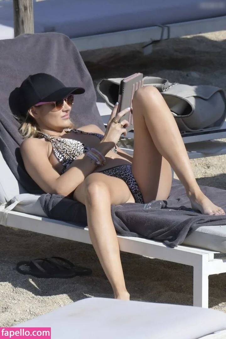 Stephanie Pratt Onlyfans Photo Gallery 