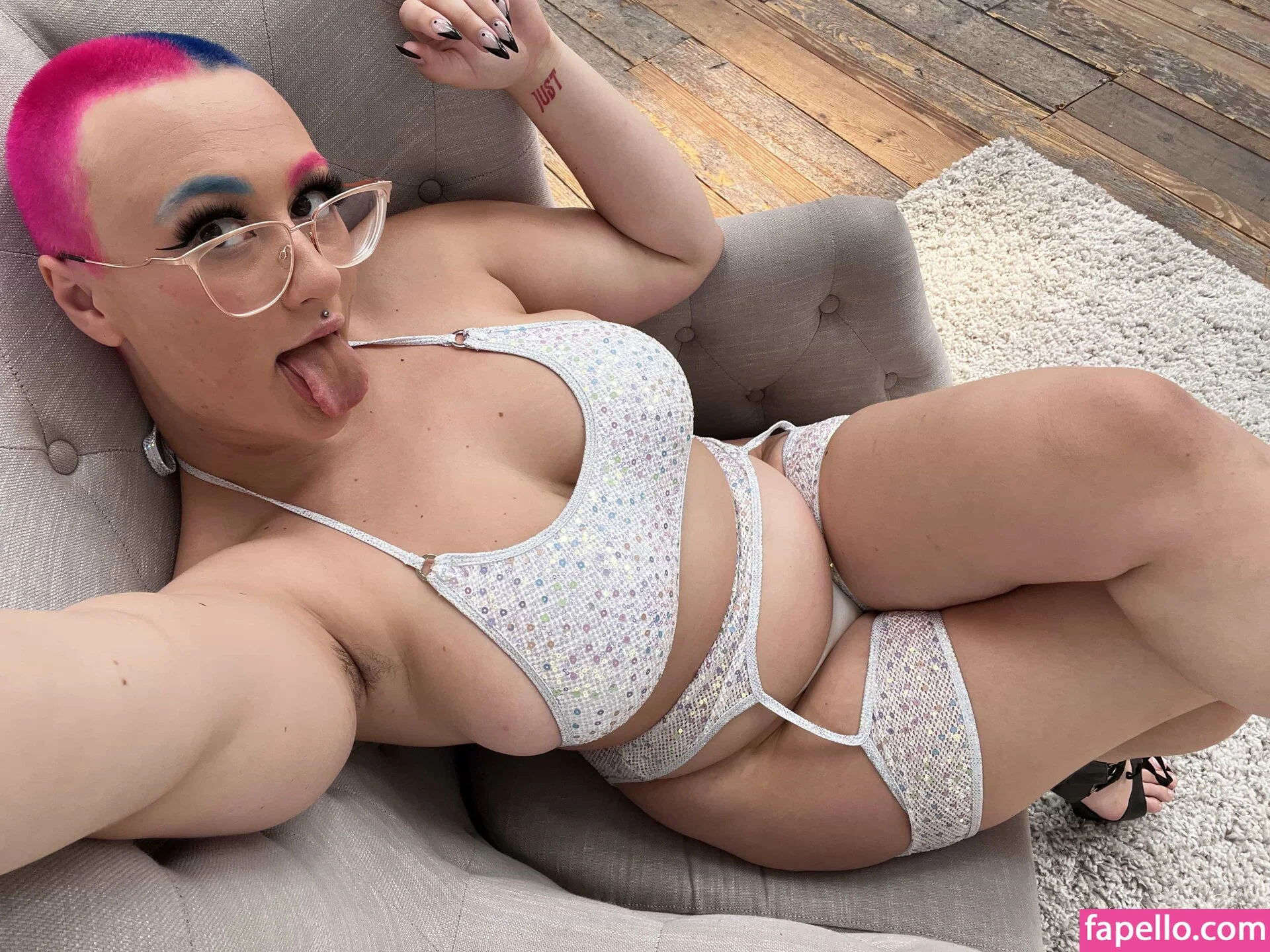 switchykittee Onlyfans Photo Gallery 