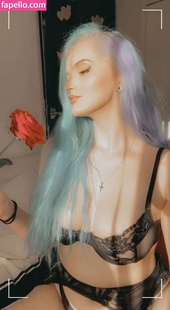 Somethingbee Onlyfans Photo Gallery 