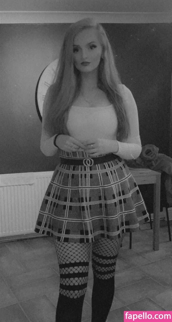 Somethingbee Onlyfans Photo Gallery 