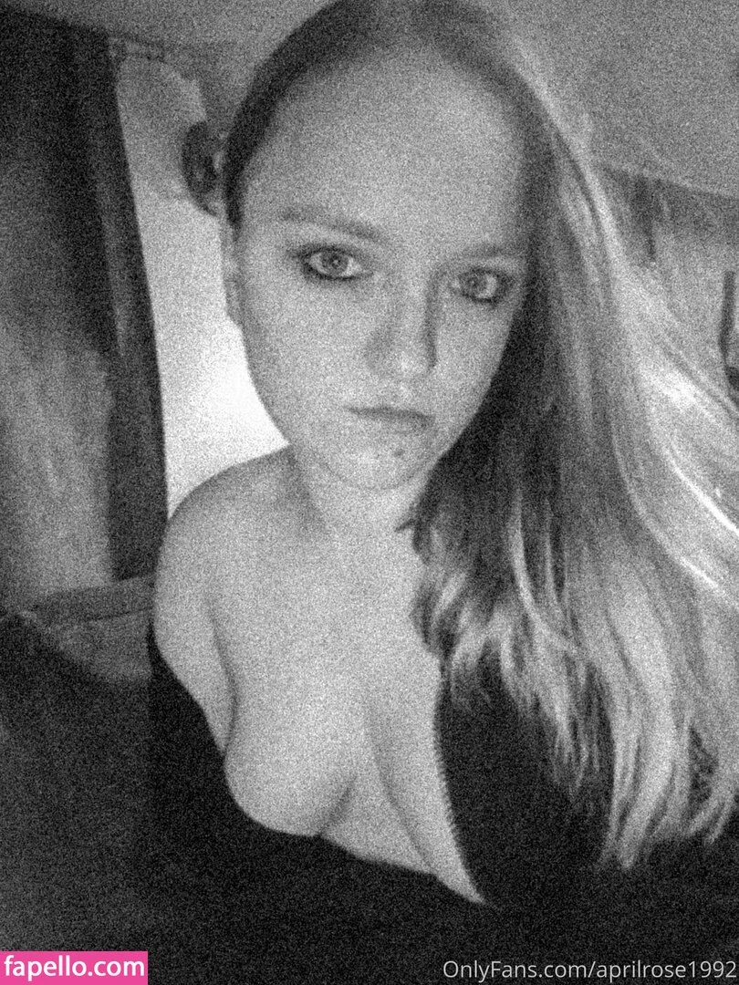 aprilrose1992 Onlyfans Photo Gallery 