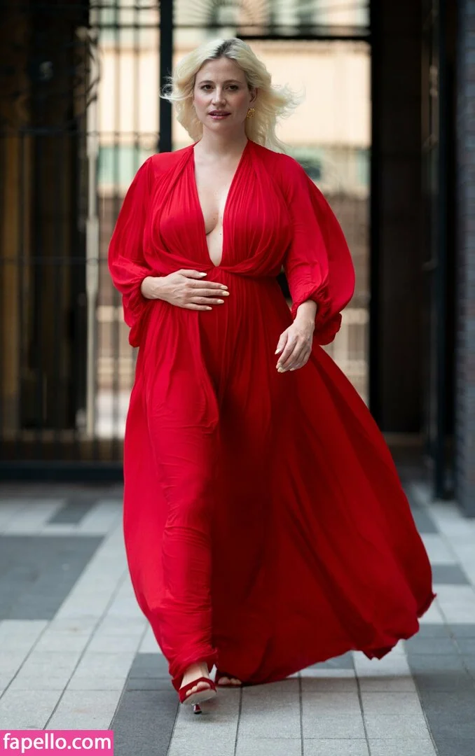 Pixie Lott Onlyfans Photo Gallery 