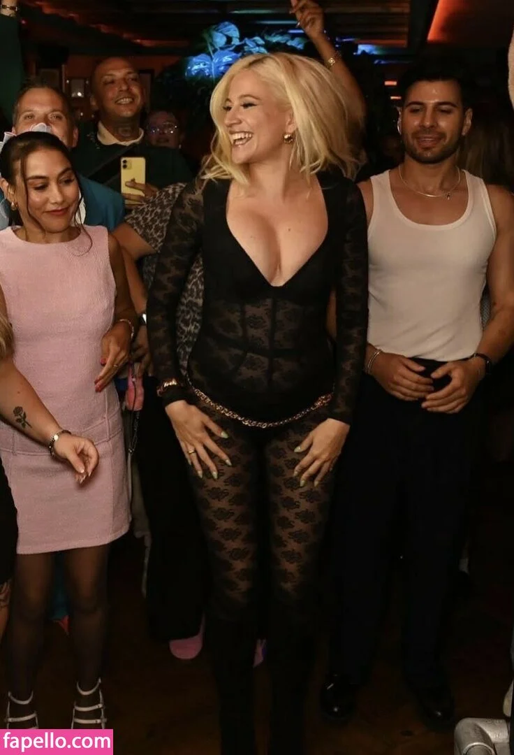 Pixie Lott Onlyfans Photo Gallery 