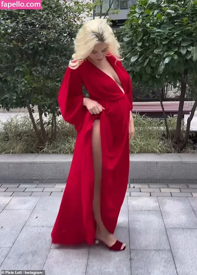 Pixie Lott Onlyfans Photo Gallery 