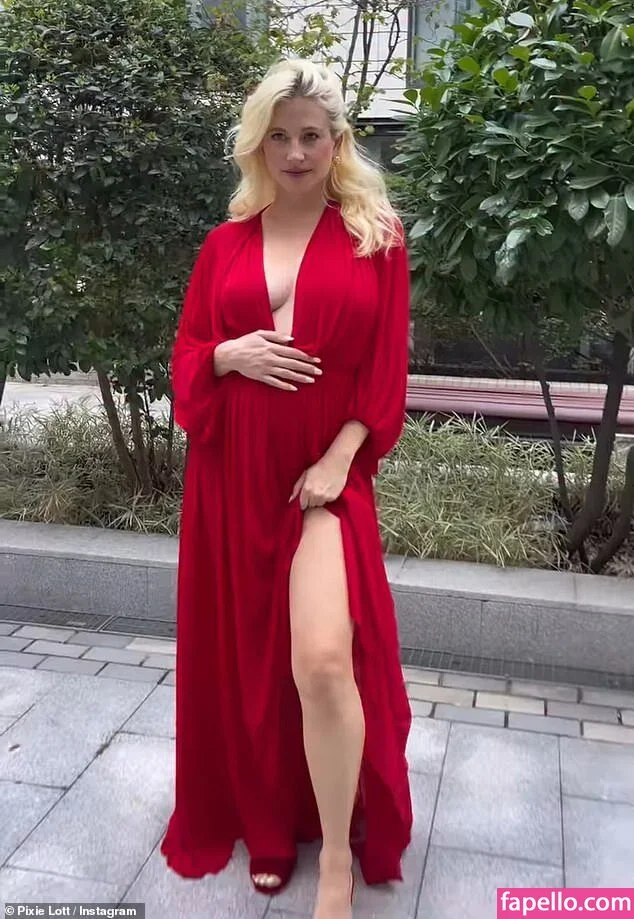 Pixie Lott Onlyfans Photo Gallery 