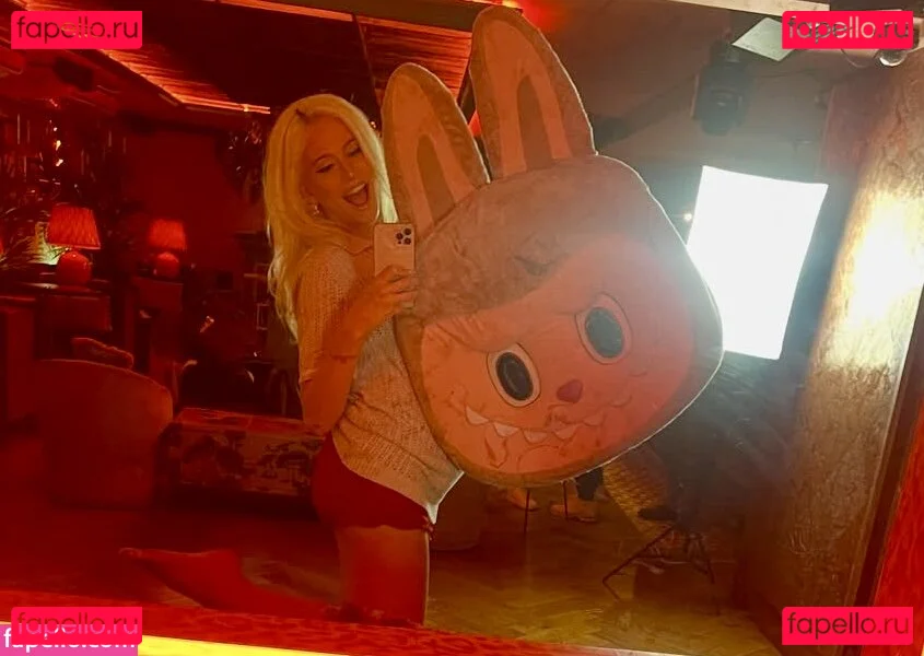 Pixie Lott Onlyfans Photo Gallery 