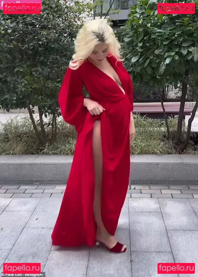 Pixie Lott Onlyfans Photo Gallery 