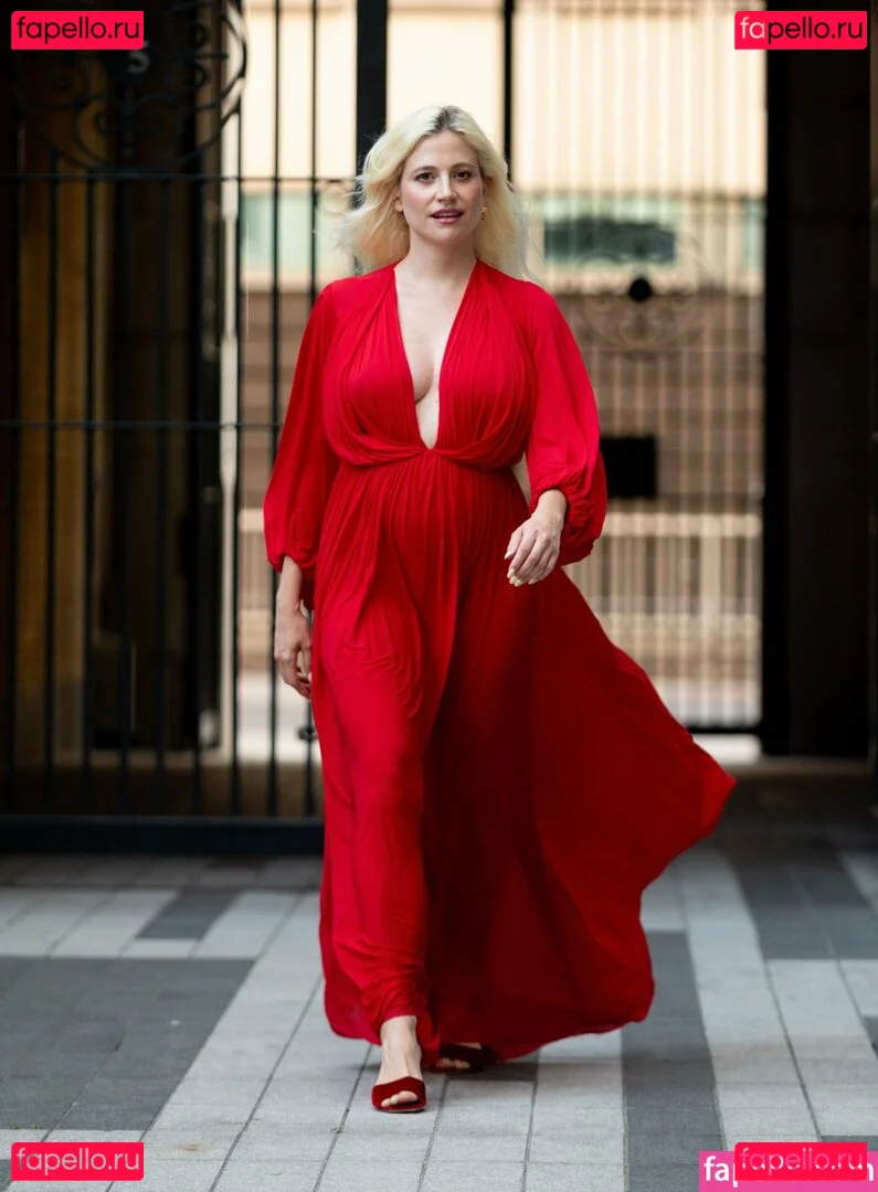 Pixie Lott Onlyfans Photo Gallery 