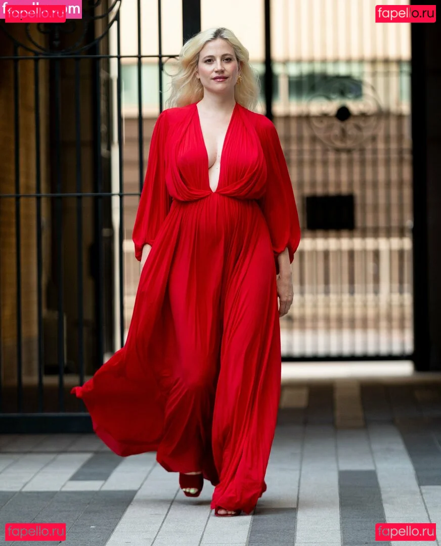 Pixie Lott Onlyfans Photo Gallery 